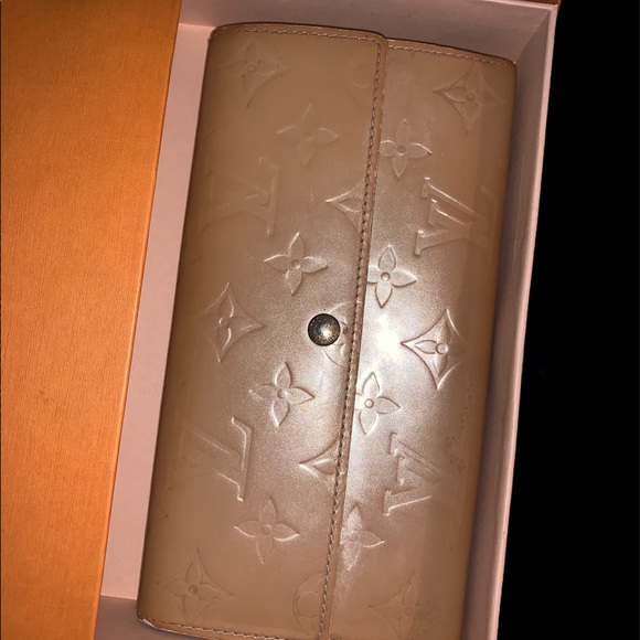 AUTHENTICATED Louis Vuitton long wallet - Picture 6 of 16